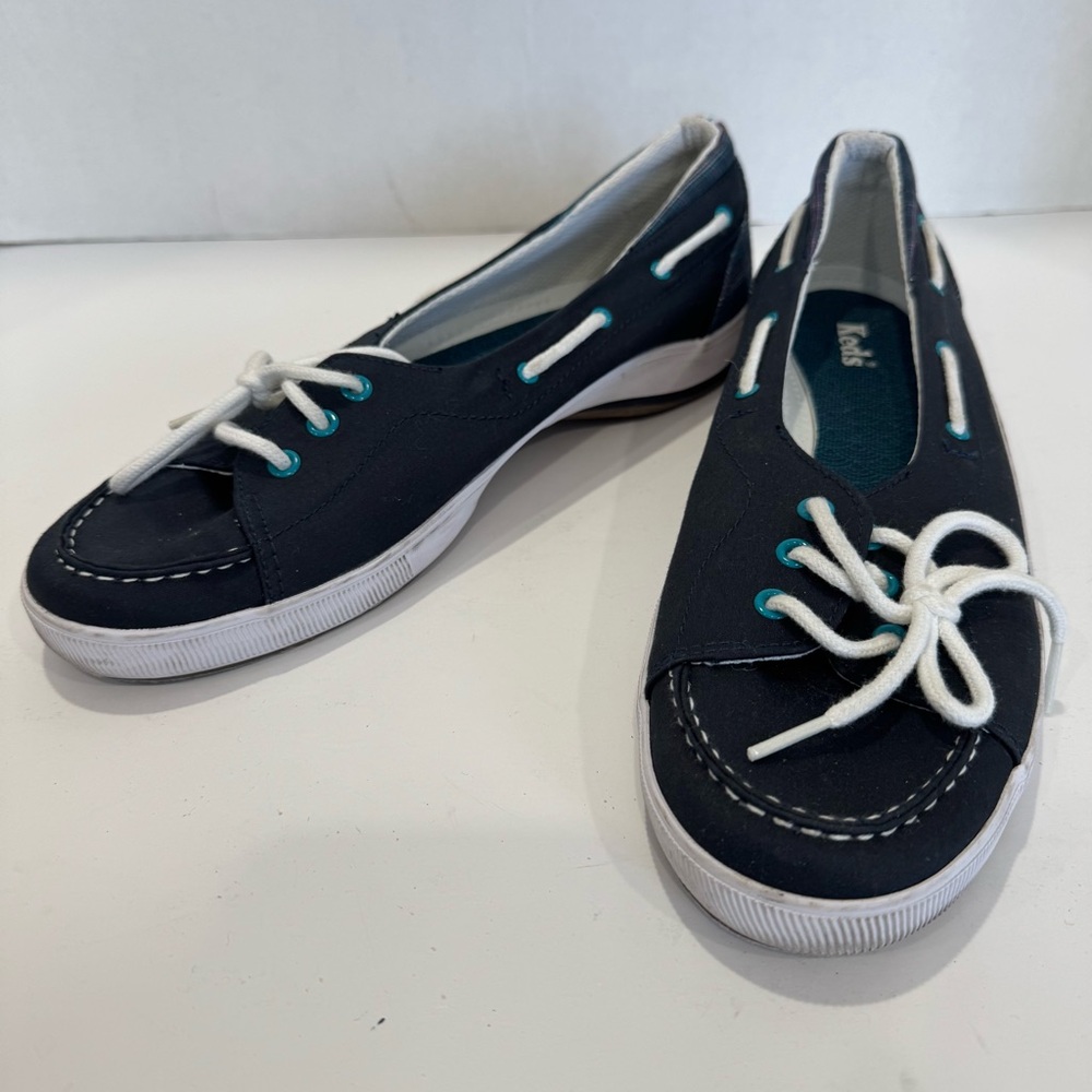 Keds size 10 Women's Navy Canvas boat shoes Sneakers